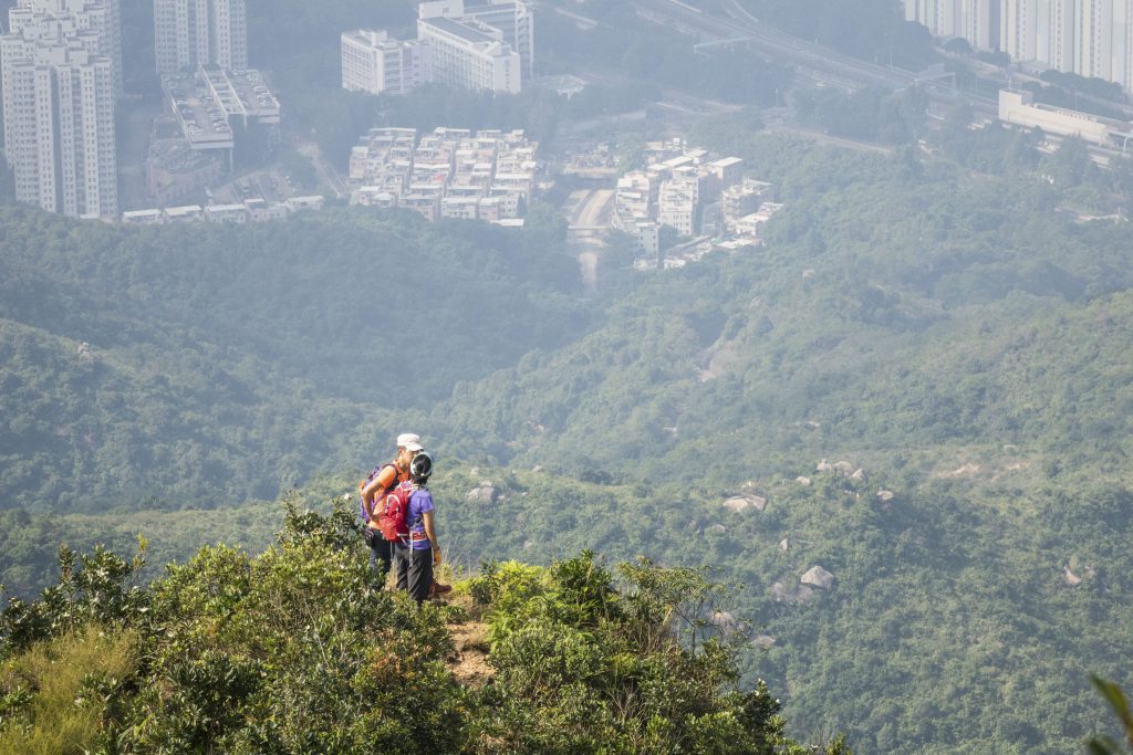 腳下的都市風景依舊，又是否代表生活依然？