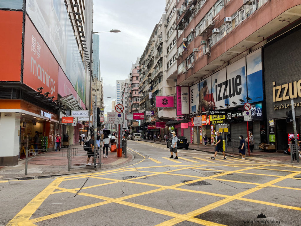 我悲觀地認為香港的零售和旅遊好難可以回復當年